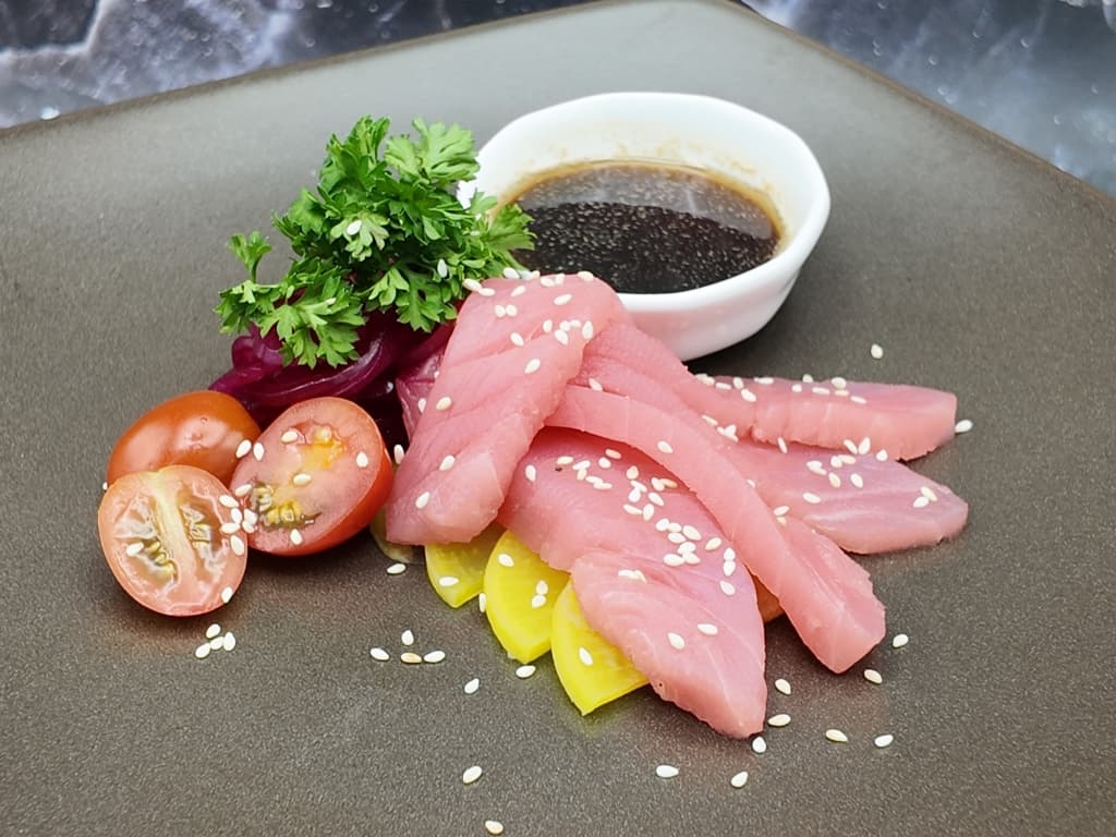 藍鰭鮪魚塔塔基佐柑橘醬