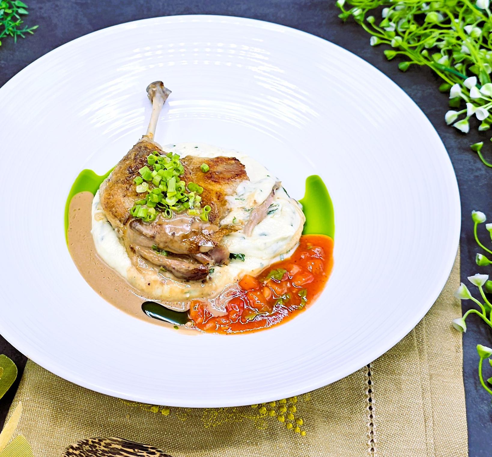 香草土豆泥配鸭腿油封