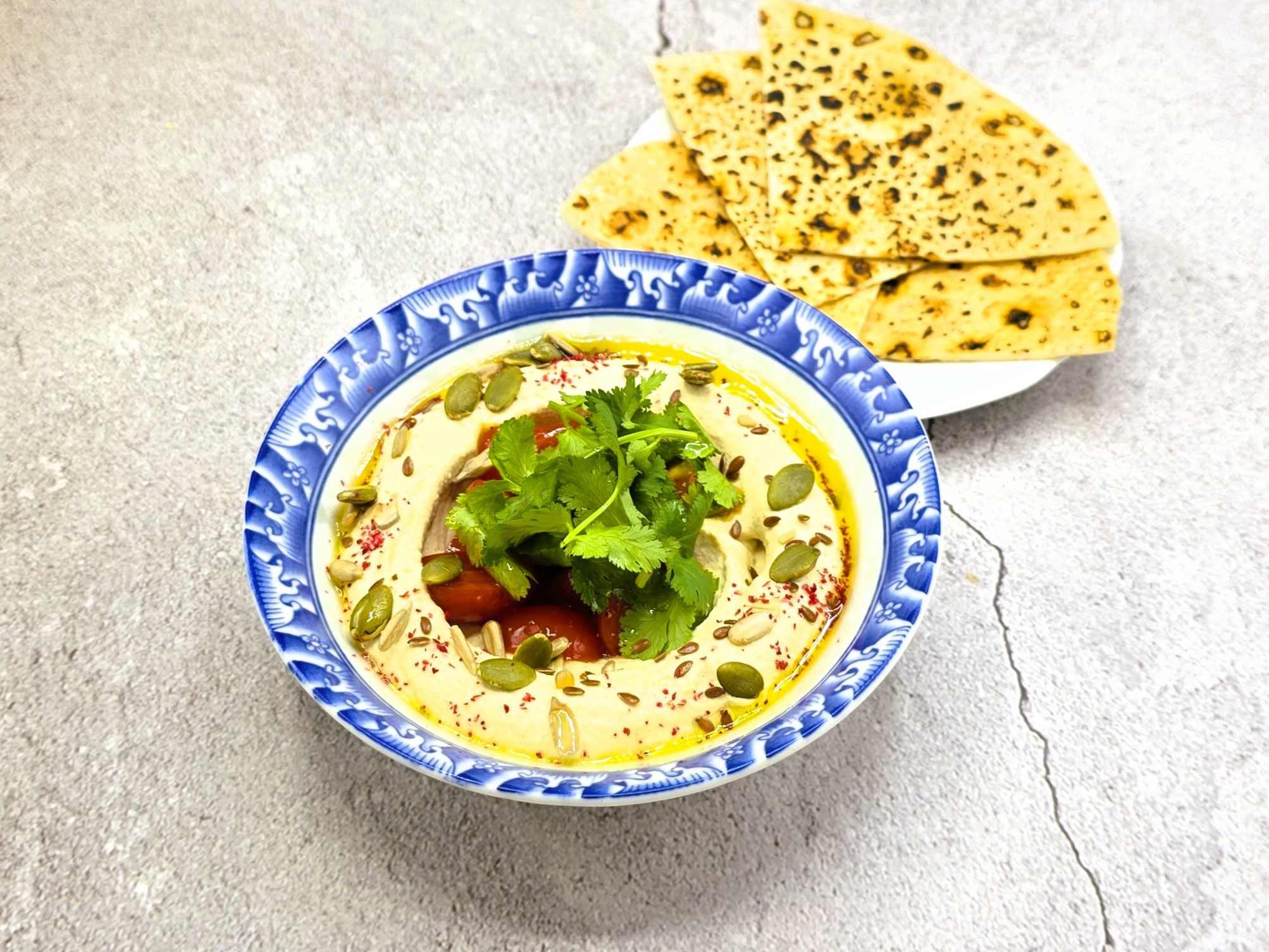 鷹嘴豆泥配烤餅