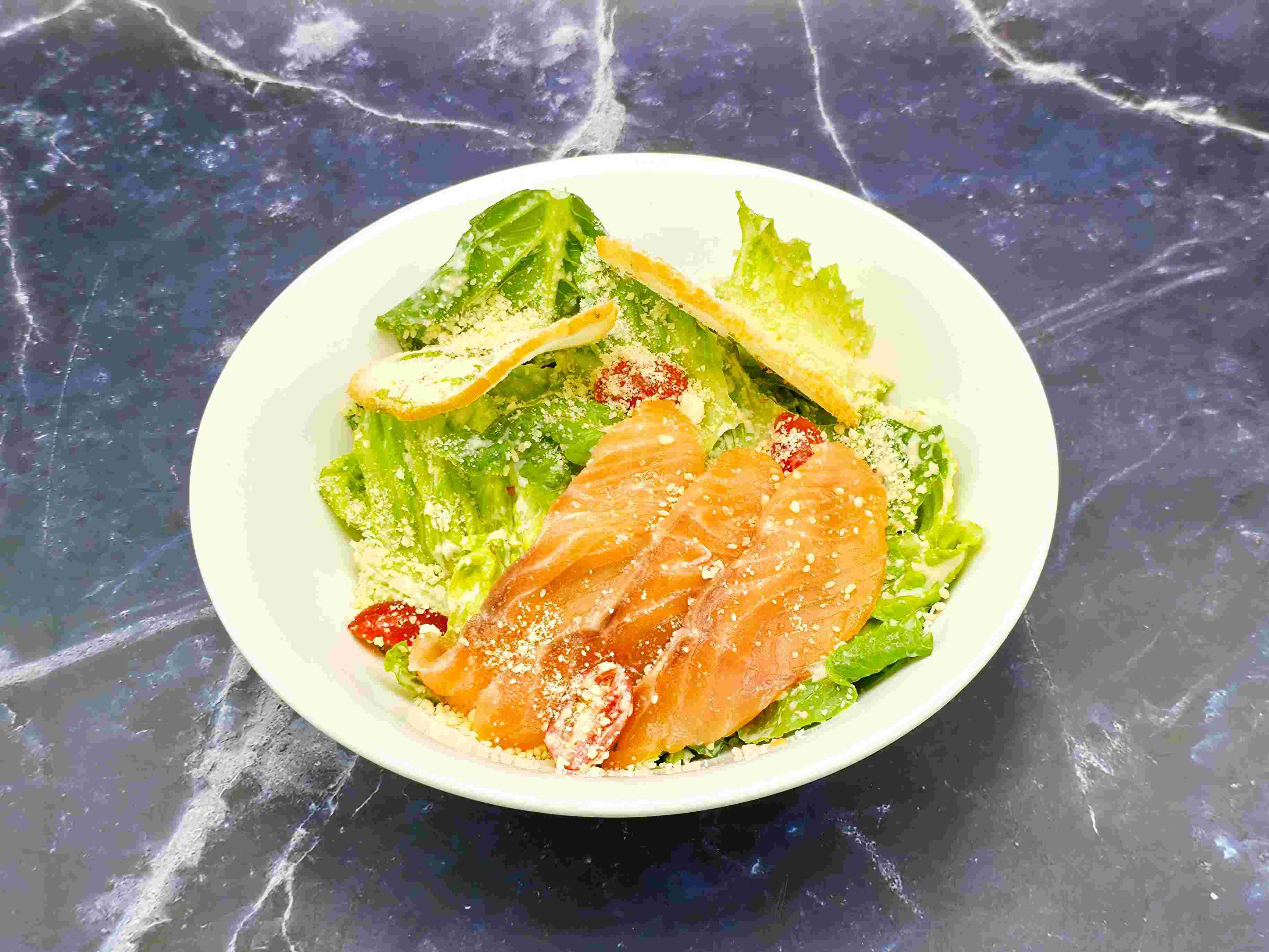 鮭魚凱薩沙拉